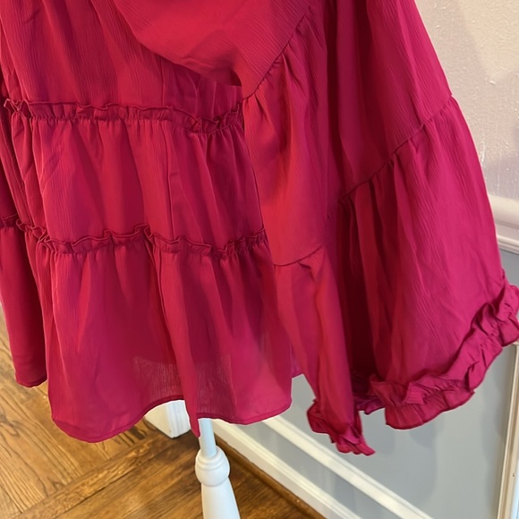 Like new pink ruffle blouse with flowy long sleeves - size small - Picture 3 of 9